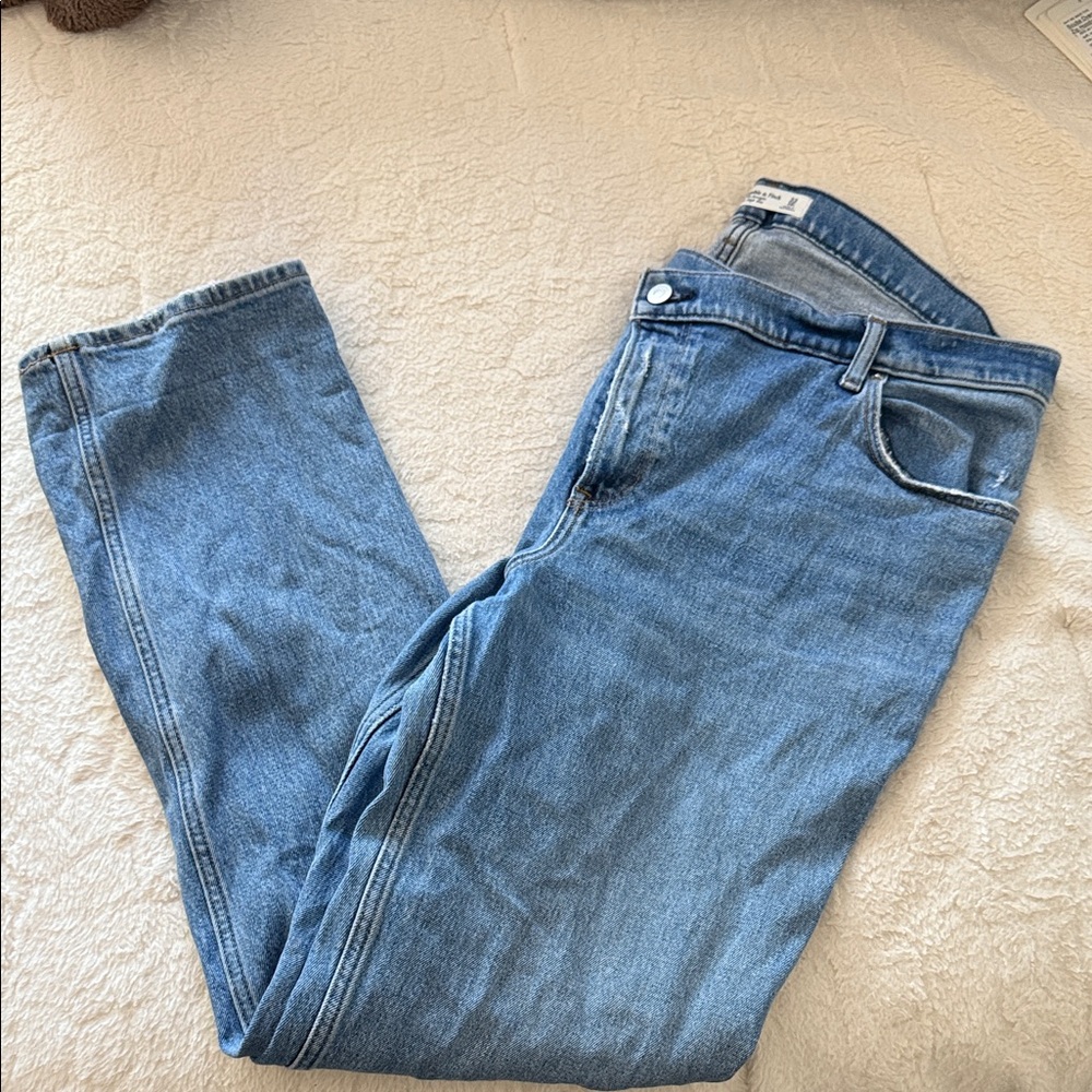 Abercrombie & Fitch Straight Leg Jeans in Light Blue Wash